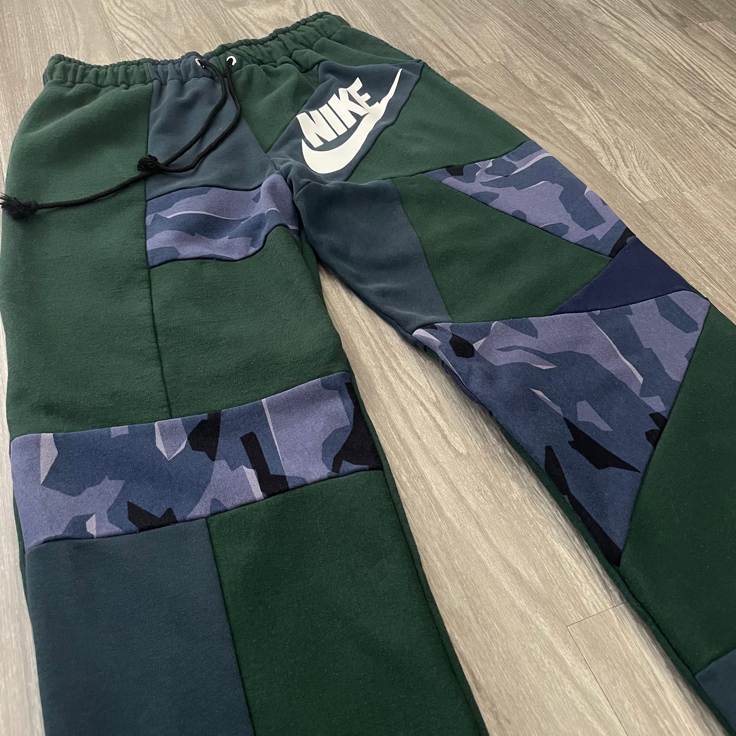 1/1 Upcycled Patchwork Sweatpants - M