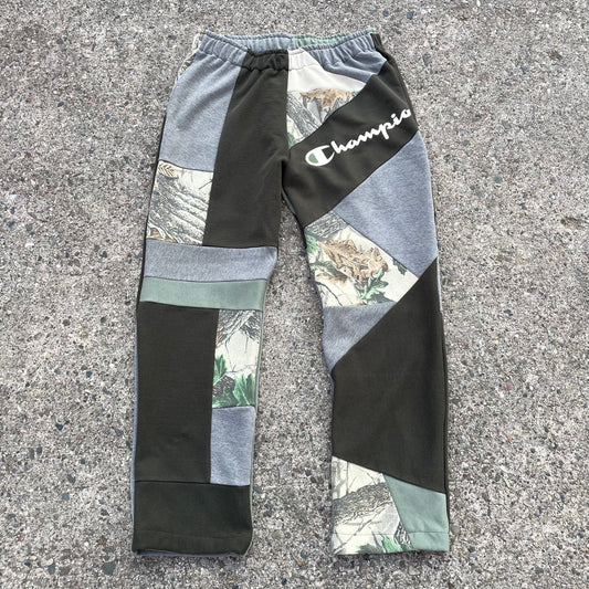 1/1 Upcycled Patchwork sweatpants - L